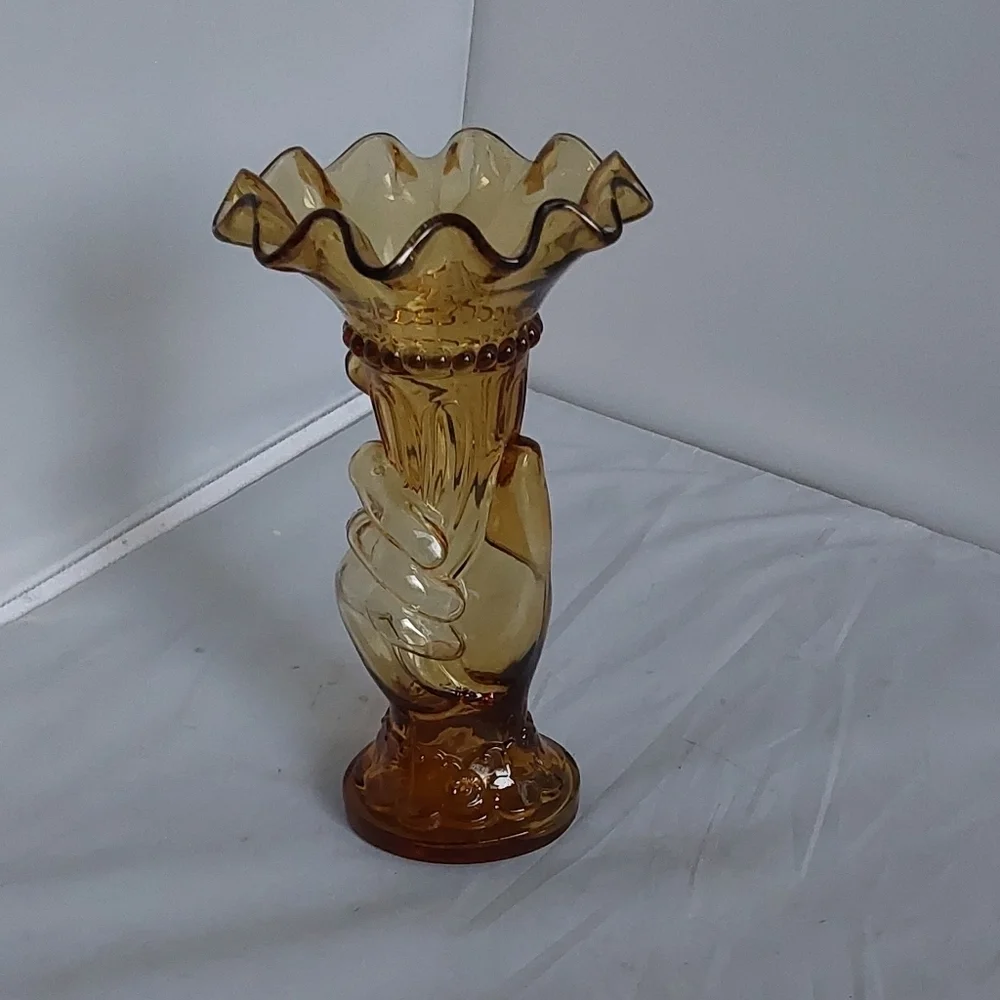 Victorian‎ QUEEN HAND ĤELD AMBER BUD VASE